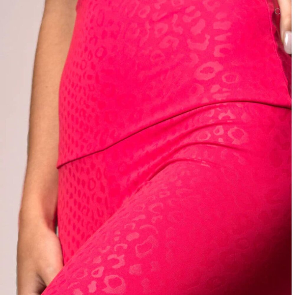 Emily Hsu Designs Embossed Leopard Legging Cherry BNWT Size S